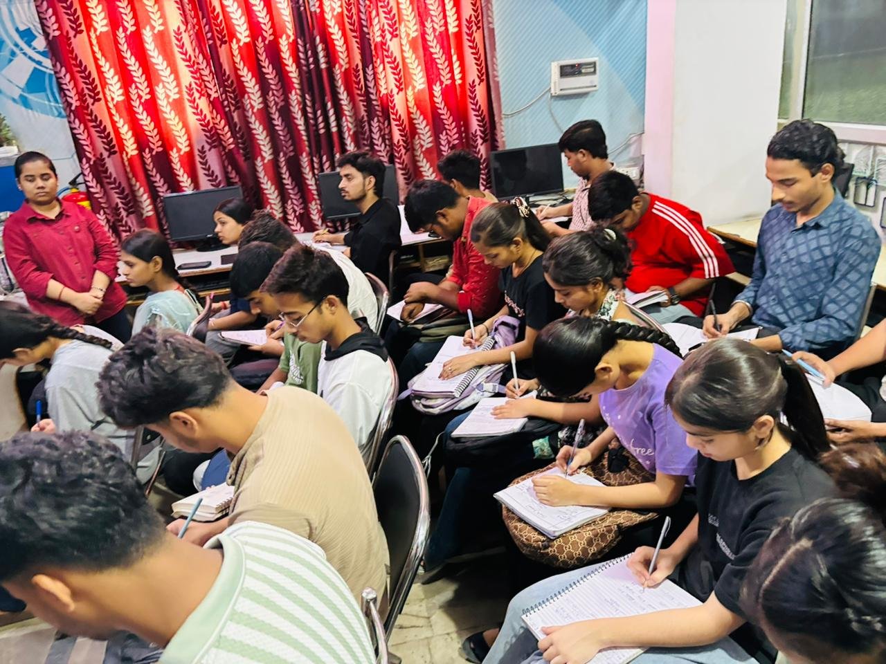 Weekend Theory Class — Nice Web Technologies, Jahangirpuri, Delhi | Best computer institute in Jahangirpuri Delhi Delhi NCR